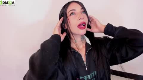 Snapshot of melissa_999g chatting on 10.12.25 The Best deepthroat ever. online show from 10.12.25