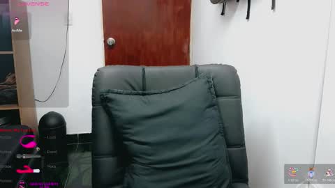 Snapshot of melissa_and_dany chatting on 10.29.25 Melissas Corner online show from 10.29.25