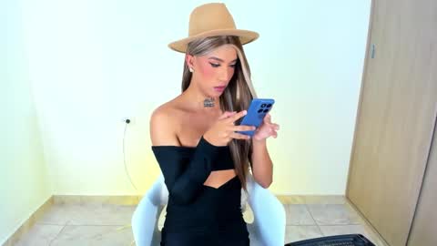 M E L I S S A  online show from 01.09.26