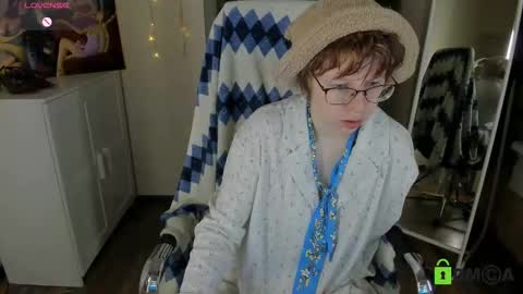 Snapshot of melissa_wells chatting on 11.07.25 Melissa online show from 11.07.25