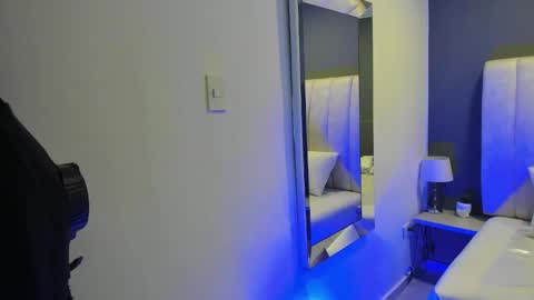 M E L I S S A  online show from 12.18.24