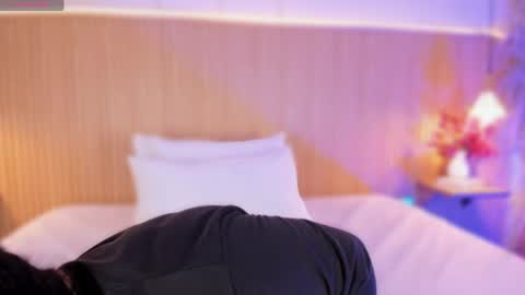 M E L I S S A  online show from 04.10.26