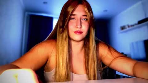 Snapshot of melissalii chatting on 10.10.25 melissalii online show from 10.10.25