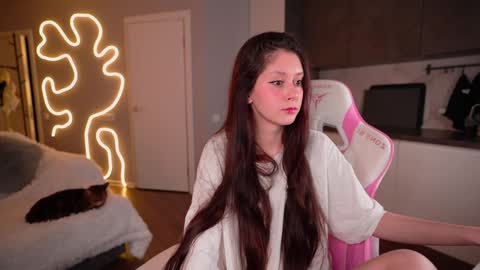 NEXT STREAM  in 7  3gmt---  online show from 09.26.25