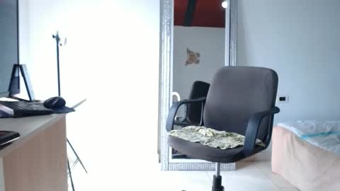 melissazaens online show from 12.21.25