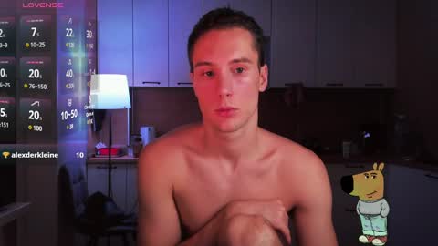 Snapshot of mell0wme chatting on 12.06.24 Mello online show from 12.06.24