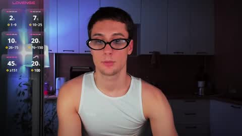 Snapshot of mell0wme chatting on 01.13.25 Mello online show from 01.13.25