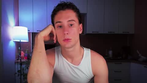 Snapshot of mell0wme chatting on 01.16.25 Mello online show from 01.16.25