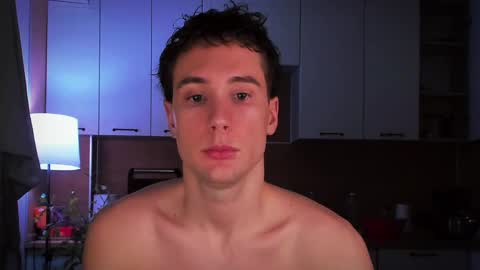 Snapshot of mell0wme chatting on 01.20.25 Mello online show from 01.20.25