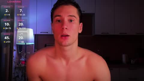 Snapshot of mell0wme chatting on 01.31.25 Mello online show from 01.31.25