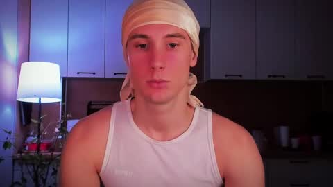 Snapshot of mell0wme chatting on 02.03.25 Mello online show from 02.03.25