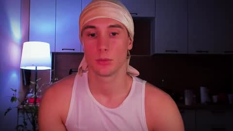 Snapshot of mell0wme chatting on 02.03.25 Mello online show from 02.03.25