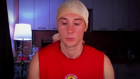 Snapshot of mell0wme chatting on 02.06.25 Mello online show from 02.06.25