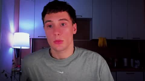 Snapshot of mell0wme chatting on 02.09.25 Mello online show from 02.09.25