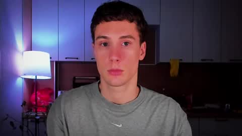 Snapshot of mell0wme chatting on 02.14.25 Mello online show from 02.14.25