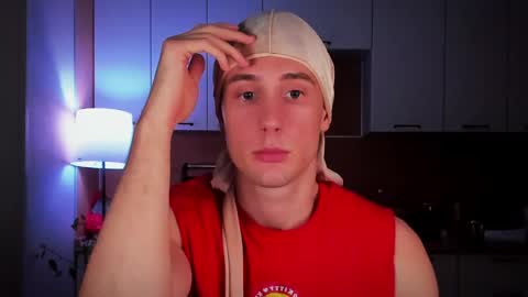 Snapshot of mell0wme chatting on 02.16.25 Mello online show from 02.16.25