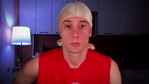 Snapshot of mell0wme chatting on 02.24.25 Mello online show from 02.24.25