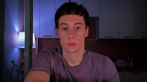 Snapshot of mell0wme chatting on 03.10.25 Mello online show from 03.10.25