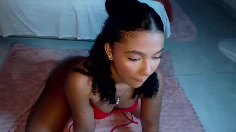 Snapshot of mell_rossi chatting on 11.05.25 mell_rossi online show from 11.05.25