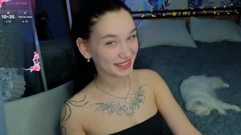 Snapshot of mella_freya chatting on 03.19.26 Freya IM NONUDE online show from 03.19.26