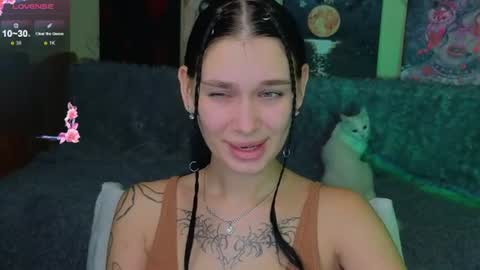 Snapshot of mella_freya chatting on 07.26.26 Freya IM NONUDE online show from 07.26.26