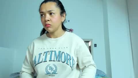 Snapshot of mellanie33 chatting on 01.28.25 mellanie online show from 01.28.25