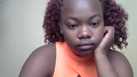 Snapshot of mellcy chatting on 01.01.25 mell online show from 01.01.25