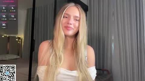 Snapshot of mellisssa_xo chatting on 07.09.26 lily Alice online show from 07.09.26