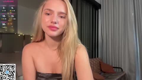 Snapshot of mellisssa_xo chatting on 07.13.26 lily Alice online show from 07.13.26