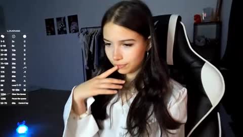 EVA online show from 11.03.25