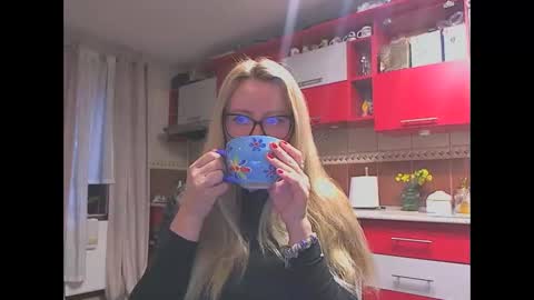 Melly online show from 04.02.26