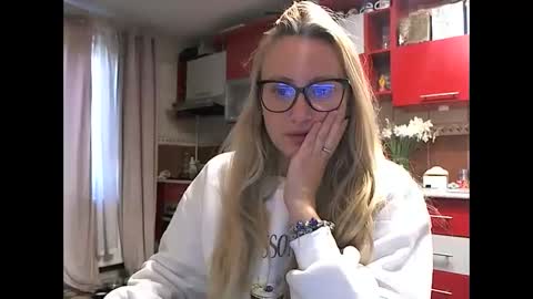 Melly online show from 04.16.26