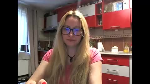 Snapshot of melly_rosey chatting on 04.28.26 Melly online show from 04.28.26