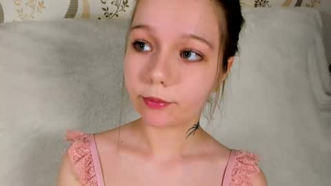 MelMooon online show from 02.13.26