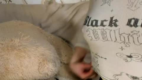 MelMooon online show from 04.15.26