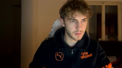 Snapshot of melodicass chatting on 12.07.24 Melodicass online show from 12.07.24