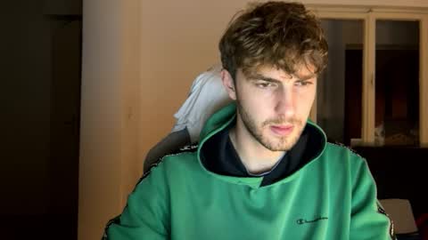 Snapshot of melodicass chatting on 12.10.24 Melodicass online show from 12.10.24