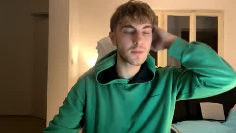 Snapshot of melodicass chatting on 01.05.25 Melodicass online show from 01.05.25