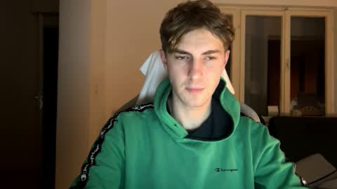 Snapshot of melodicass chatting on 01.31.25 Melodicass online show from 01.31.25