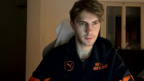 Snapshot of melodicass chatting on 02.05.25 Melodicass online show from 02.05.25