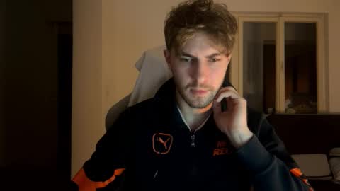 Snapshot of melodicass chatting on 02.12.25 Melodicass online show from 02.12.25