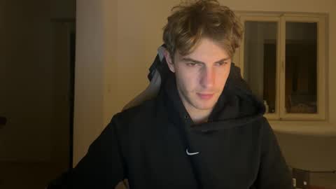 Snapshot of melodicass chatting on 11.04.25 Melodicass online show from 11.04.25