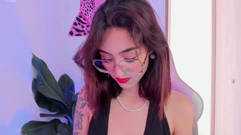 Snapshot of melodie_roy chatting on 02.10.25 Melodie Roy 999 online show from 02.10.25