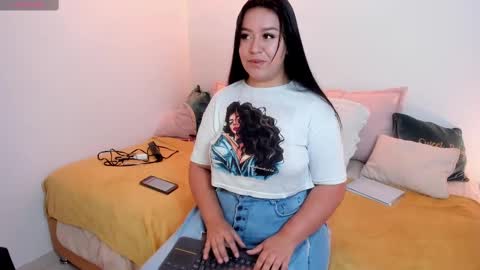  Leslie  online show from 02.13.25