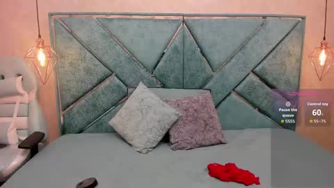 Snapshot of melody_fire_ chatting on 09.30.25 Melody online show from 09.30.25