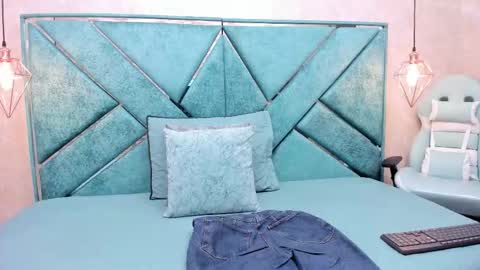 Snapshot of melody_fire_ chatting on 10.23.25 Melody online show from 10.23.25