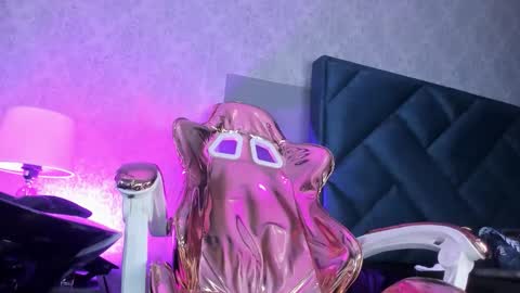 melody_hanks online show from 11.05.25