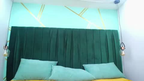 Snapshot of melody_kener chatting on 02.21.25 melody_kener online show from 02.21.25