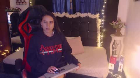 Snapshot of melody_sofia1 chatting on 10.11.25 Melody online show from 10.11.25