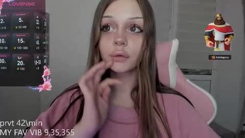 Snapshot of melonipinkbb chatting on 11.13.25 MELONI online show from 11.13.25